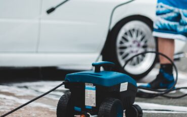 pexels-erik-mclean-4876669